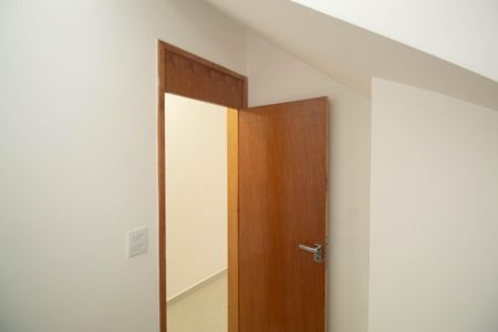 Casa à venda com 140m², 3 quartos e 2 vagas Casa à venda com 140m², 3 quartos e 2 vagasLavabo