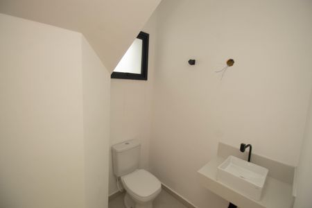 Casa à venda com 140m², 3 quartos e 2 vagas Casa à venda com 140m², 3 quartos e 2 vagasLavabo