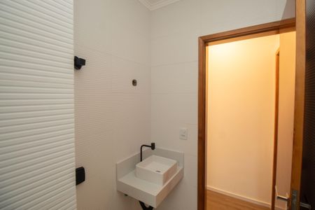 Casa à venda com 140m², 3 quartos e 2 vagas Casa à venda com 140m², 3 quartos e 2 vagasBanheiro 1