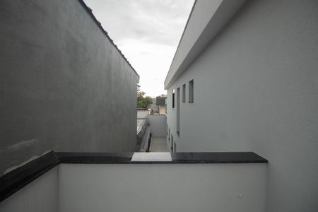 Casa à venda com 140m², 3 quartos e 2 vagas Casa à venda com 140m², 3 quartos e 2 vagasVaranda da Suíte 1