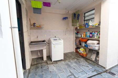 Casa à venda com 156m², 2 quartos e 1 vagaÁrea de Serviço