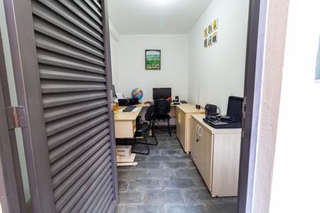 Casa à venda com 156m², 2 quartos e 1 vagaQuarto de Serviço