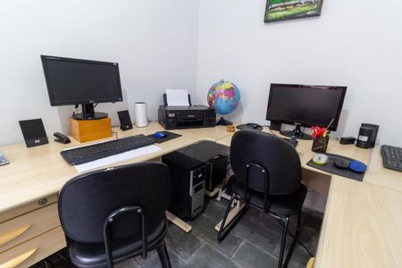 Casa à venda com 156m², 2 quartos e 1 vagaQuarto de Serviço