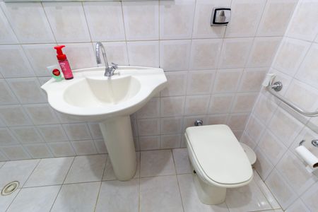 Casa à venda com 156m², 2 quartos e 1 vagaBanheiro