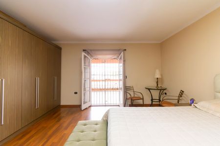 Casa à venda com 177m², 3 quartos e 2 vagasSuíte