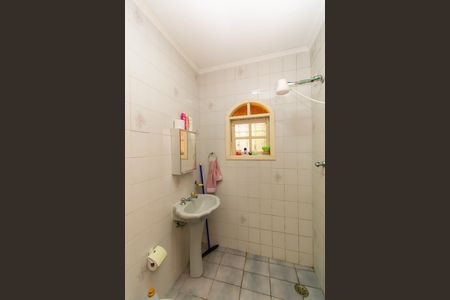 Casa à venda com 177m², 3 quartos e 2 vagasBanheiro 