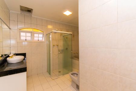 Casa à venda com 177m², 3 quartos e 2 vagasBanheiro da Suíte