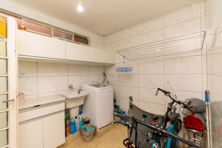 Casa à venda com 177m², 3 quartos e 2 vagasÁrea de Serviço