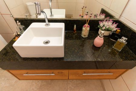 Casa à venda com 177m², 3 quartos e 2 vagasBanheiro 2