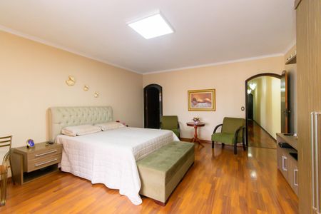 Casa à venda com 177m², 3 quartos e 2 vagasSuíte