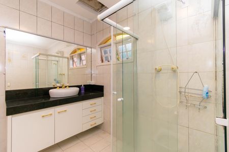 Casa à venda com 177m², 3 quartos e 2 vagasBanheiro da Suíte