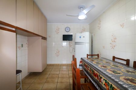 Casa à venda com 125m², 3 quartos e 2 vagas Casa à venda com 125m², 3 quartos e 2 vagasCozinha