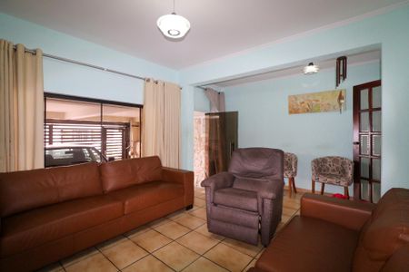 Casa à venda com 125m², 3 quartos e 2 vagas Casa à venda com 125m², 3 quartos e 2 vagasSala