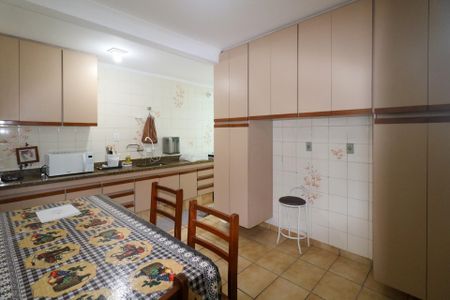 Casa à venda com 125m², 3 quartos e 2 vagas Casa à venda com 125m², 3 quartos e 2 vagasCozinha