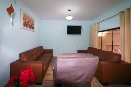 Casa à venda com 125m², 3 quartos e 2 vagas Casa à venda com 125m², 3 quartos e 2 vagasSala