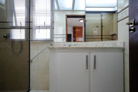 Apartamento à venda com 87m², 3 quartos e 2 vagasBanheiro da suíte