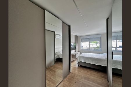 Apartamento à venda com 108m², 3 quartos e 2 vagas Apartamento à venda com 108m², 3 quartos e 2 vagasCloset Suíte 3