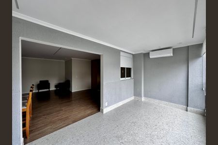 Apartamento à venda com 108m², 3 quartos e 2 vagas Apartamento à venda com 108m², 3 quartos e 2 vagasVaranda