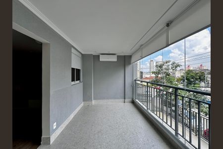 Apartamento à venda com 108m², 3 quartos e 2 vagas Apartamento à venda com 108m², 3 quartos e 2 vagasVaranda