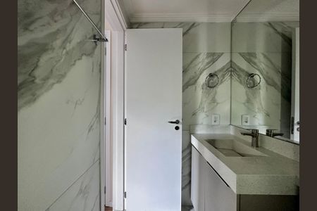 Apartamento à venda com 108m², 3 quartos e 2 vagas Apartamento à venda com 108m², 3 quartos e 2 vagasBanheiro Suíte 1