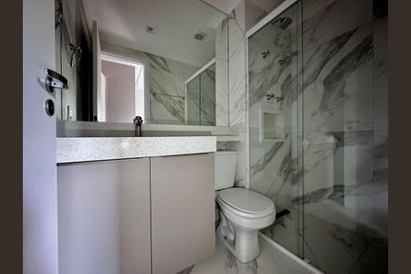 Apartamento à venda com 108m², 3 quartos e 2 vagas Apartamento à venda com 108m², 3 quartos e 2 vagasBanheiro Suíte 1