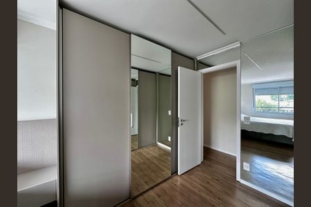 Apartamento à venda com 108m², 3 quartos e 2 vagas Apartamento à venda com 108m², 3 quartos e 2 vagasCloset Suíte 3