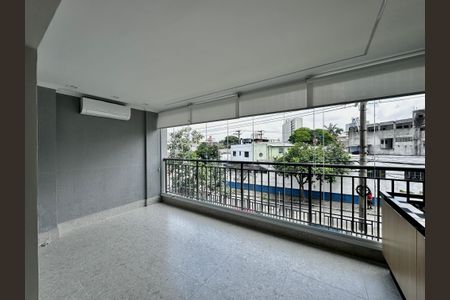 Apartamento à venda com 108m², 3 quartos e 2 vagas Apartamento à venda com 108m², 3 quartos e 2 vagasVaranda