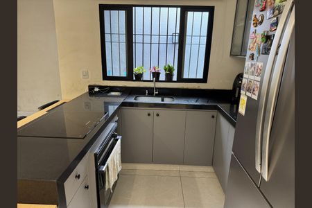 Casa à venda com 125m², 3 quartos e 2 vagas Casa à venda com 125m², 3 quartos e 2 vagasCozinha