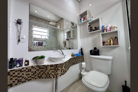 Casa à venda com 118m², 2 quartos e 2 vagasBanheiro da Suíte