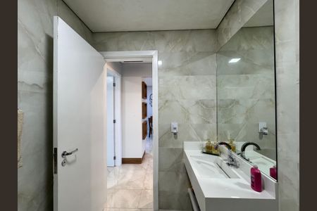 Casa à venda com 118m², 2 quartos e 2 vagasBanheiro