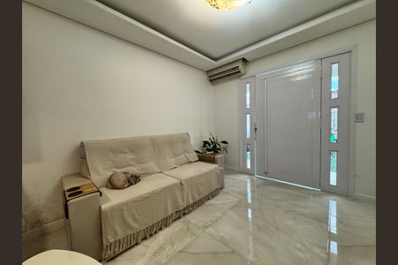 Casa à venda com 118m², 2 quartos e 2 vagasSala