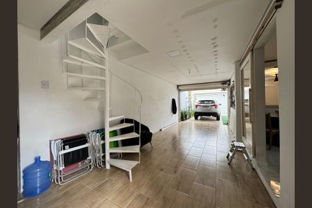Casa à venda com 118m², 2 quartos e 2 vagasGaragem
