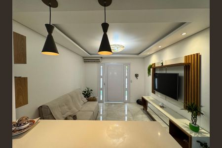 Casa à venda com 118m², 2 quartos e 2 vagasSala