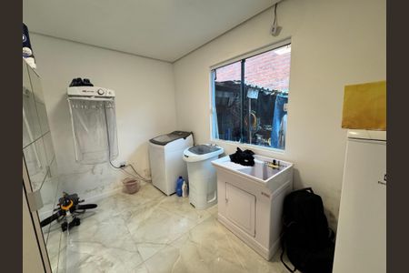 Casa à venda com 118m², 2 quartos e 2 vagasÁrea de Serviço