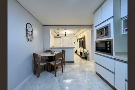 Casa à venda com 118m², 2 quartos e 2 vagasCozinha