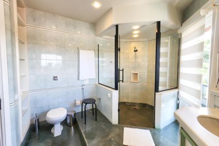 Casa à venda com 1330m², 8 quartos e 4 vagasBanheiro 1 suite