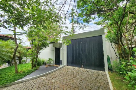 Casa à venda com 1330m², 8 quartos e 4 vagasFachada