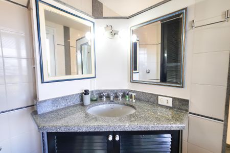 Casa à venda com 1330m², 8 quartos e 4 vagasBanheiro 2 suite