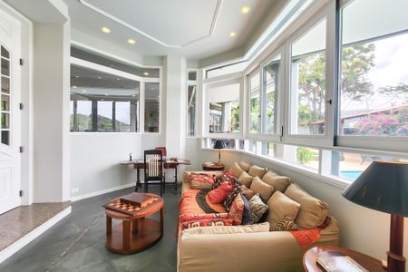 Casa à venda com 1330m², 8 quartos e 4 vagasBiblioteca