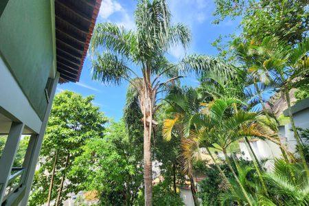 Casa à venda com 1330m², 8 quartos e 4 vagasÁrea externa