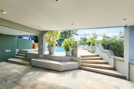 Casa à venda com 1330m², 8 quartos e 4 vagasÁrea externa