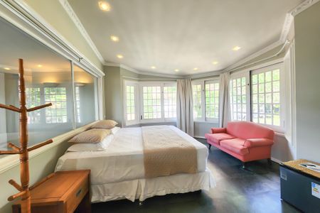 Casa à venda com 1330m², 8 quartos e 4 vagasQuarto 3