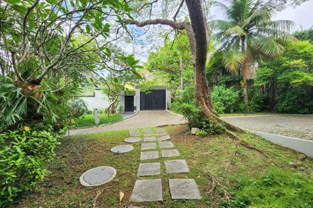 Casa à venda com 1330m², 8 quartos e 4 vagasÁrea externa