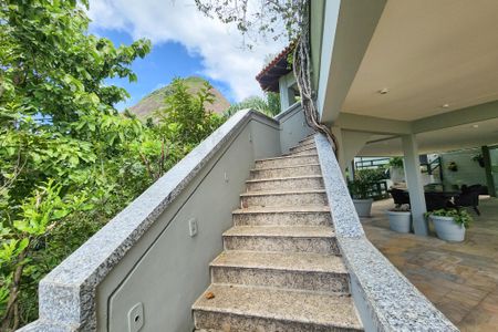 Casa à venda com 1330m², 8 quartos e 4 vagasÁrea extrema