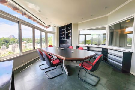 Casa à venda com 1330m², 8 quartos e 4 vagasSala 5