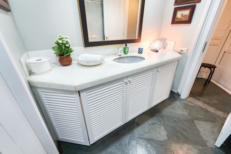 Casa à venda com 1330m², 8 quartos e 4 vagasBanheiro 3