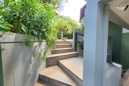 Casa à venda com 1330m², 8 quartos e 4 vagasÁrea externa