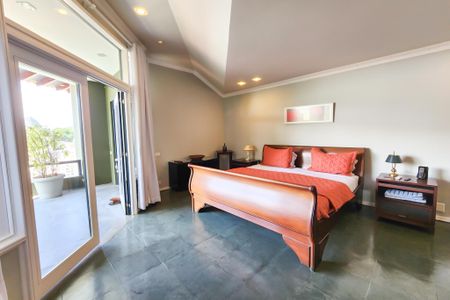 Casa à venda com 1330m², 8 quartos e 4 vagasSuite