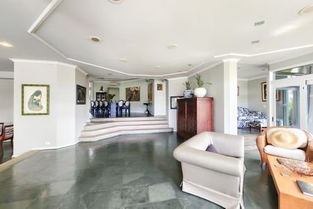 Casa à venda com 1330m², 8 quartos e 4 vagasSala 1