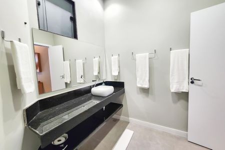 Casa à venda com 1330m², 8 quartos e 4 vagasBanheiro suite 2